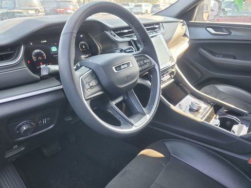 Used 2023 Jeep Grand Cherokee L Laredo AWD/4WD image 14