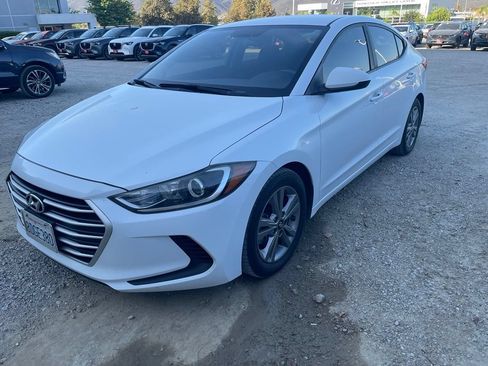 Used 2018 Hyundai Elantra SEL w/ Cargo Package FWD image 5