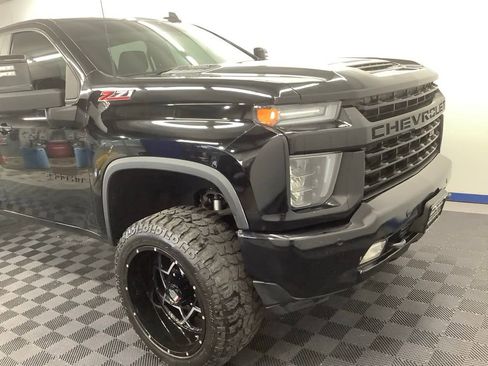 Used 2022 Chevrolet Silverado 2500 LT w/ Midnight Edition AWD/4WD image 23