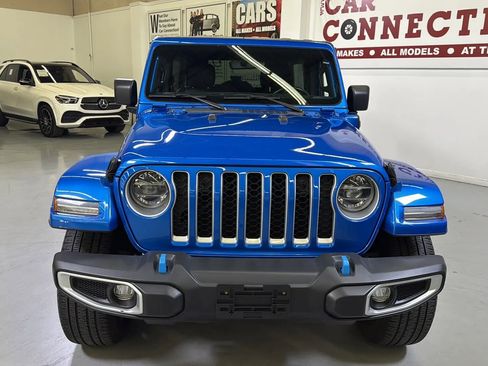 Used 2022 Jeep Wrangler Unlimited Sahara w/ Cold Weather Group AWD/4WD image 10