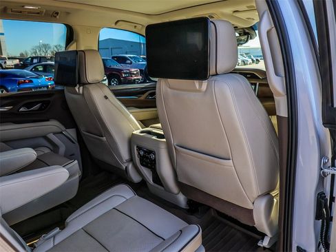 Used 2022 GMC Yukon XL Denali w/ Denali Ultimate Package image 26