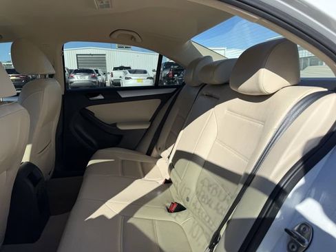Used 2014 Volkswagen Jetta SE image 17