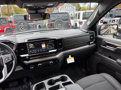 Used 2024 GMC Sierra 1500 Elevation w/ X31 Off-Road Package image 35