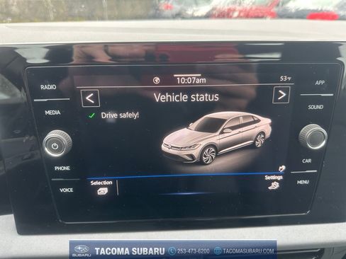 Used 2025 Volkswagen Jetta SE image 14