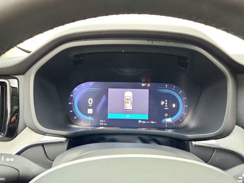 Certified 2025 Volvo XC60 B5 Plus image 24