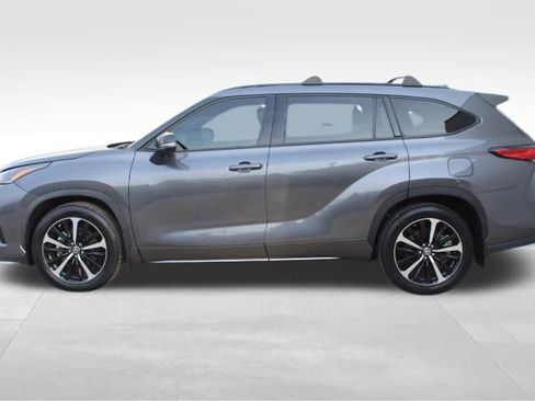 Used 2022 Toyota Highlander XSE image 4