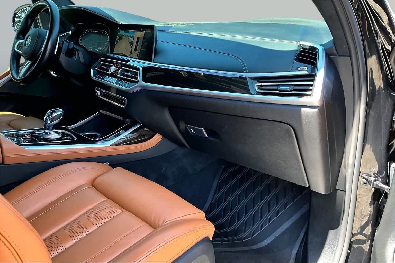 Used 2021 BMW X7 M50i w/ Executive Package AWD/4WD image 19