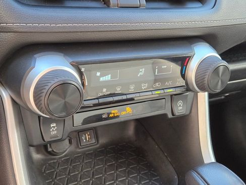 Used 2023 Toyota RAV4 LE image 28