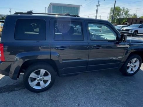 Used 2014 Jeep Patriot Latitude AWD/4WD image 2