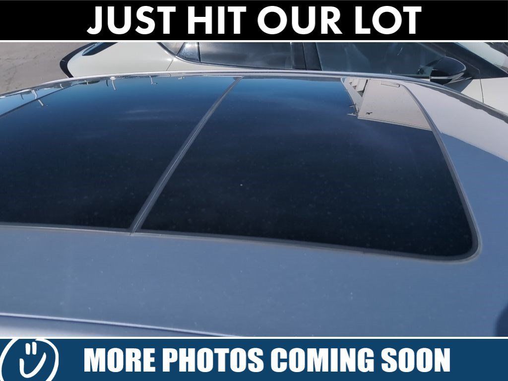 Used 2015 Chrysler 300 C RWD image 4