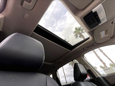 Used 2023 Nissan Rogue Platinum w/ Platinum Premium Package image 13