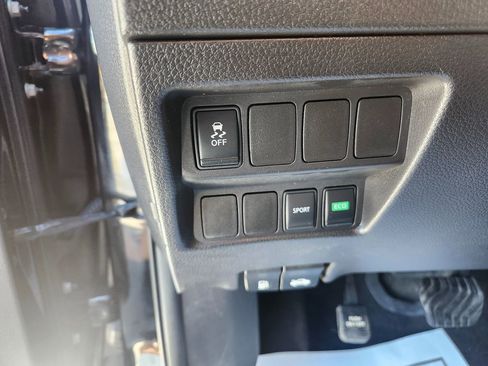 Used 2017 Nissan Rogue S w/ S Appearance Package FWD image 28
