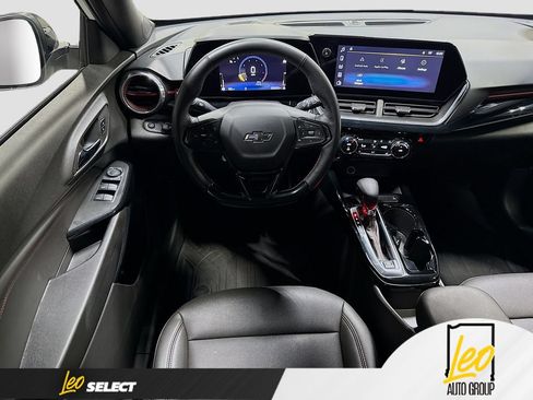 Used 2025 Chevrolet Trax RS w/ Driver Confidence Package FWD image 24