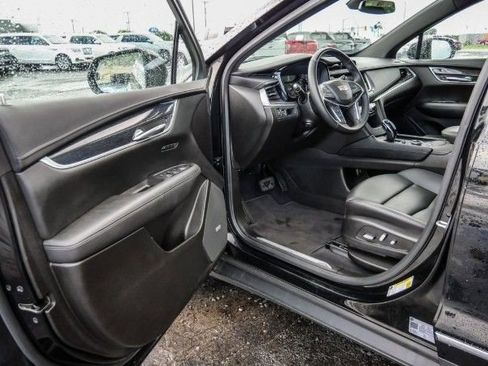 Used 2022 Cadillac XT5 Premium Luxury FWD image 8