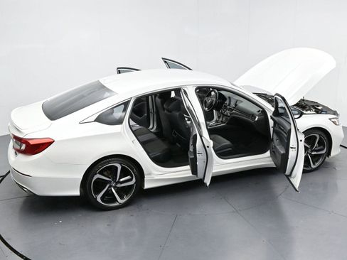 Used 2018 Honda Accord Sport image 37