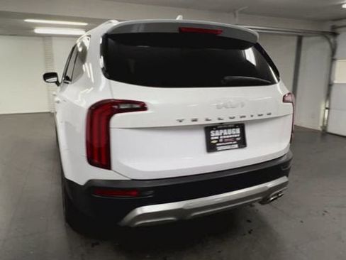 Used 2022 Kia Telluride EX w/ EX Premium Package image 7
