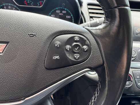 Used 2019 Chevrolet Impala LT FWD image 27