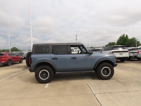 Used 2023 Ford Bronco Badlands w/ Sasquatch Package AWD/4WD image 9