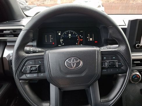 Used 2024 Toyota Tacoma TRD Off-Road image 18