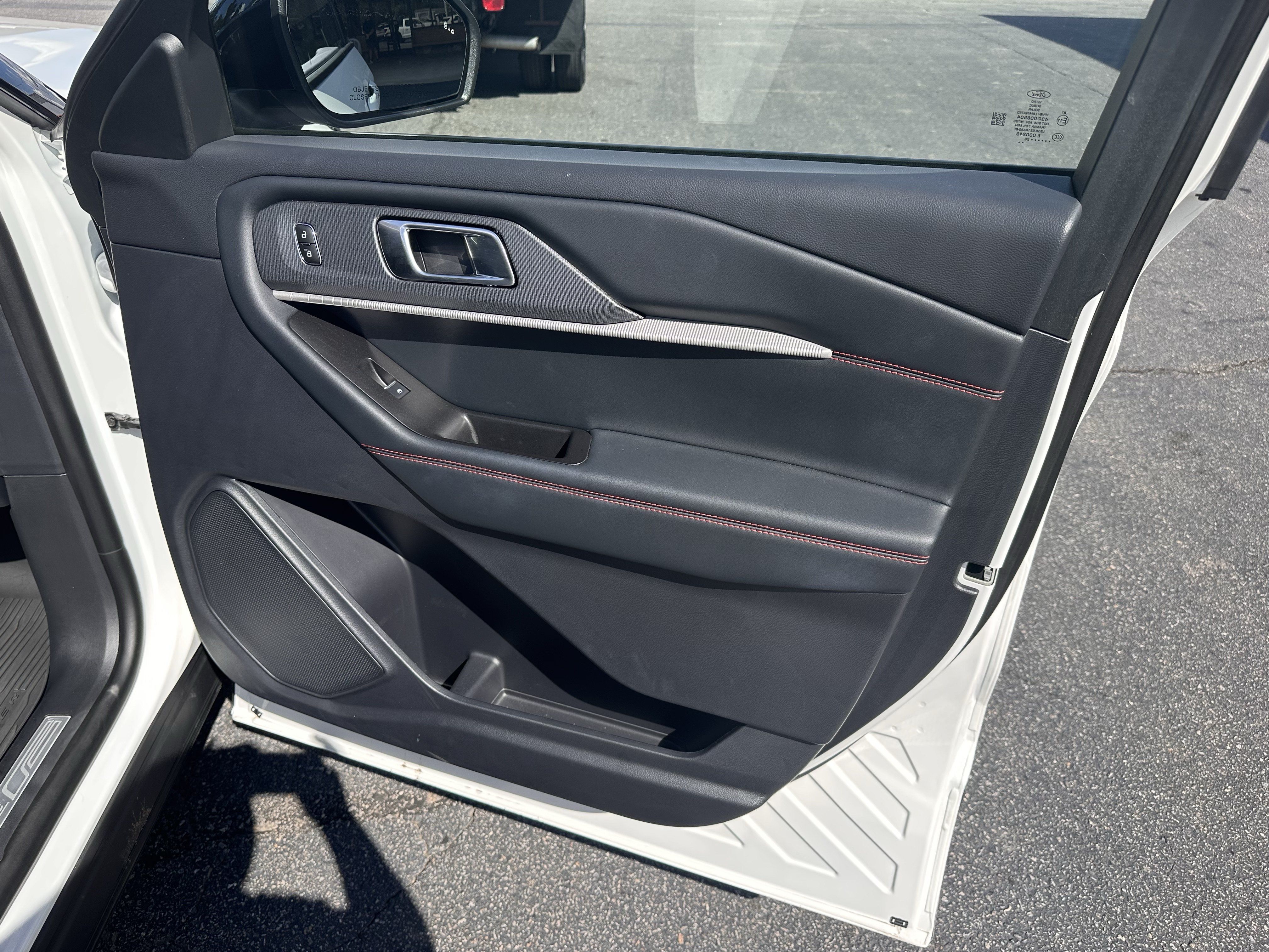 Used 2026 Ford Explorer ST-Line w/ ST-Line Street Pack RWD image 17