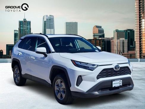 Used 2024 Toyota RAV4 XLE w/ Convenience Package image 8