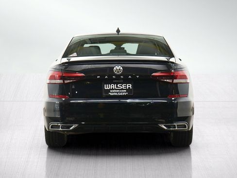 Used 2022 Volkswagen Passat 2.0T R-Line FWD image 4