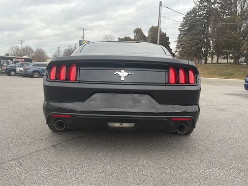 Used 2015 Ford Mustang Coupe image 8