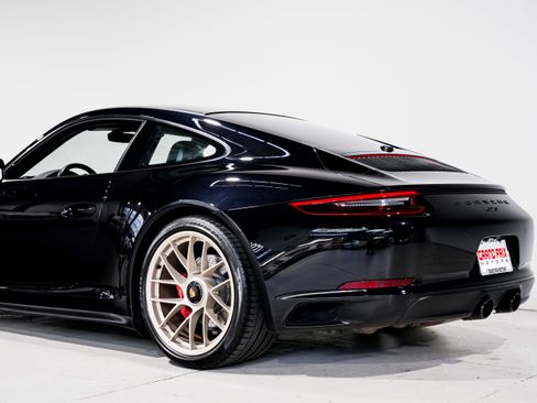 Used 2018 Porsche 911 Carrera GTS image 32