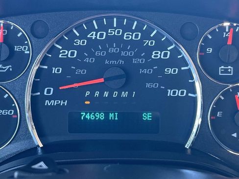 Used 2023 Chevrolet Express 3500 LS image 32