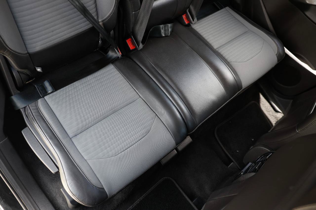 Used 2017 Ford Escape Titanium FWD image 12