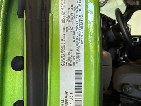 Used 2025 Jeep Wrangler Sport AWD/4WD image 14
