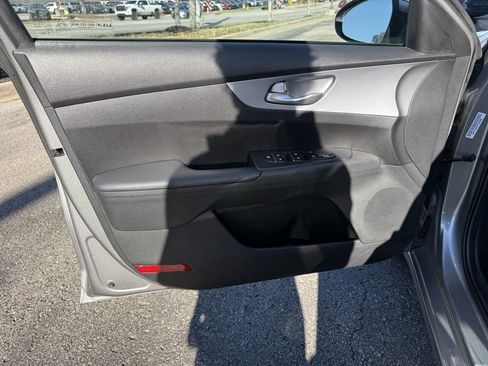 Used 2023 Kia Forte LXS image 16