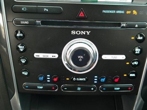 Used 2017 Ford Explorer Sport w/ Equipment Group 401A AWD/4WD image 18