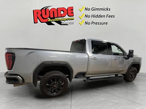 Used 2024 GMC Sierra 2500 AT4 AWD/4WD image 5