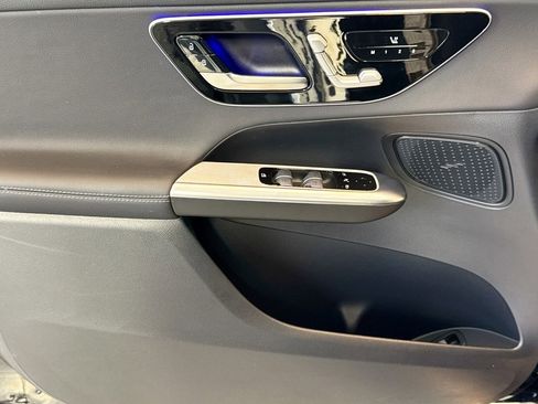 Used 2026 Mercedes-Benz GLC 300 image 16