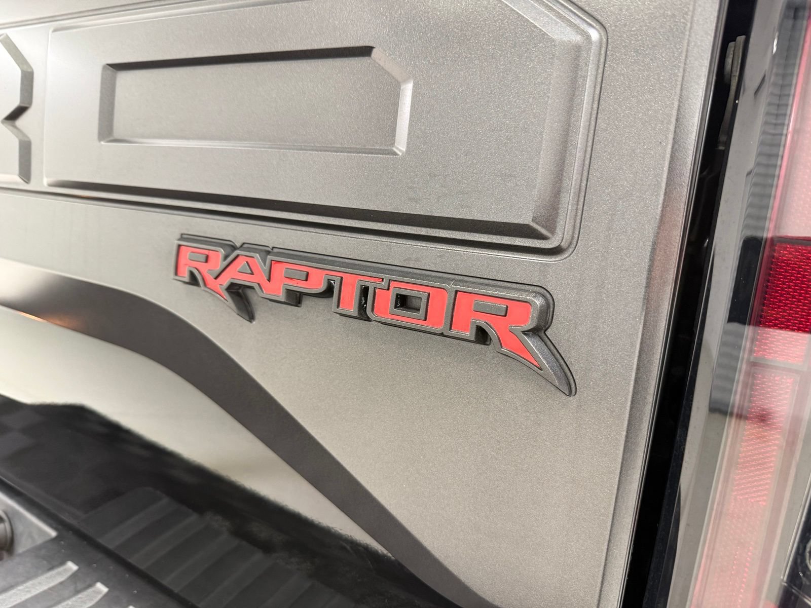 Used 2018 Ford F150 Raptor w/ Equipment Group 802A Luxury AWD/4WD image 8