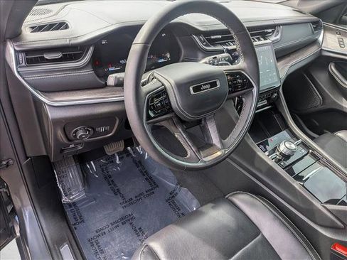 Used 2023 Jeep Grand Cherokee Overland w/ Luxury Tech Group IV image 10