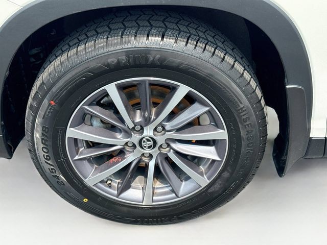 Used 2019 Toyota Highlander XLE AWD/4WD image 41