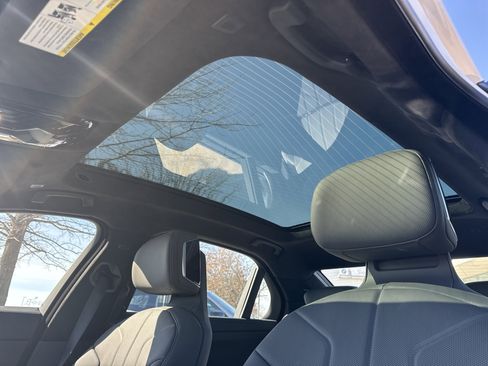 New 2026 BMW 750e xDrive w/ Executive Package image 9