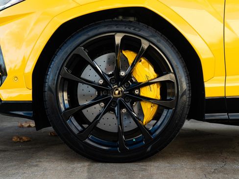Used 2021 Lamborghini Urus image 36