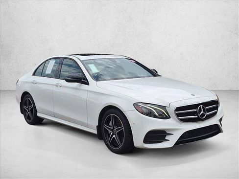 Certified 2018 Mercedes-Benz E 300 4MATIC image 3