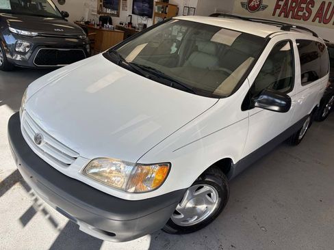 Used 2003 Toyota Sienna CE image 9