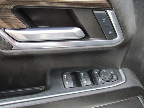 Used 2024 Chevrolet Silverado 2500 LT w/ Convenience Package image 13