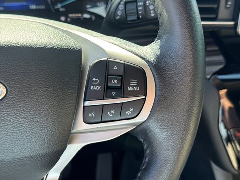 Used 2022 Ford Explorer Limited w/ Equipment Group 301A image 26