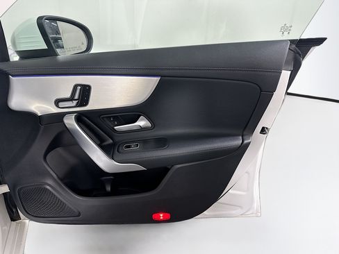 Used 2025 Mercedes-Benz CLA 250 image 30