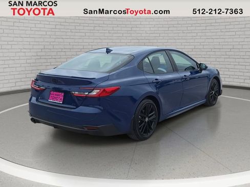 Used 2025 Toyota Camry SE image 5