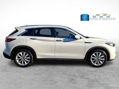 Used 2019 INFINITI QX50 Essential w/ Premium Heat Package AWD/4WD image 7