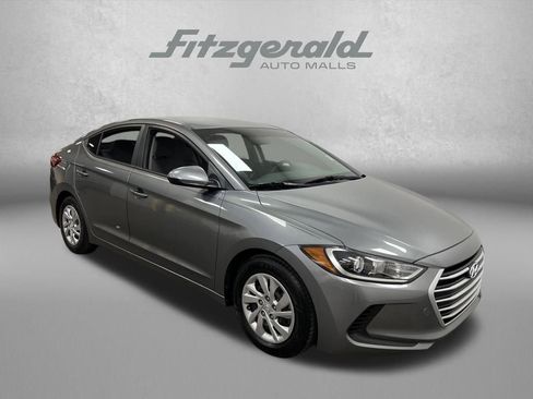 Used 2017 Hyundai Elantra SE image 9
