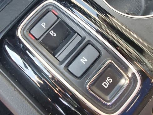 Used 2024 Honda Pilot Touring image 14