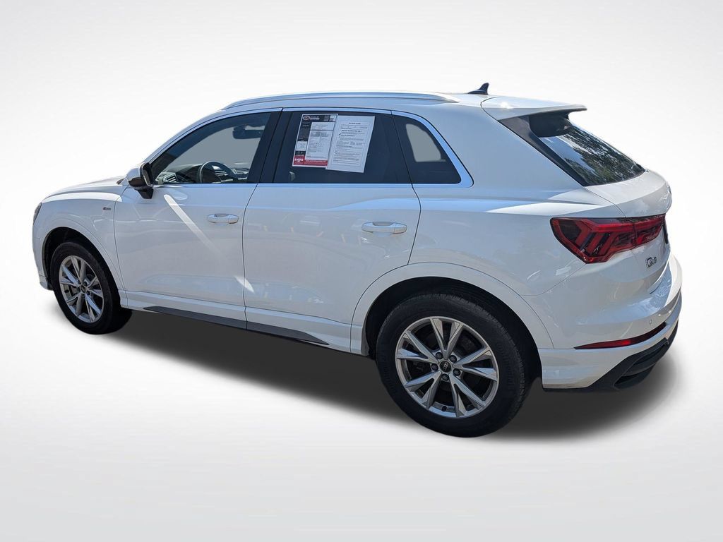 Used 2025 Audi Q3 2.0T Premium w/ Convenience Package AWD/4WD image 5